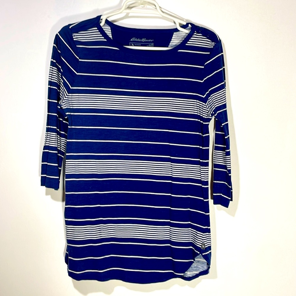 Eddie Bauer medium short blue and white medium